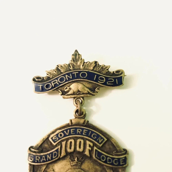 Vintage 1921 Toronto Sovereign 97th Annual Session Grand Lodge  Membership Pin - Picture 2 of 8
